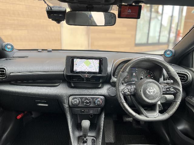 ヤリス Ｘ　Ｘ　モデリスタエアロ　モデリスタＡＷ　社外ナビ　トヨタセーフティセンス　ＨＤＭＩ対応　前後ドライブレコーダー　ビルドインＥＴＣ２．０　ＬＥＤフォグライト　社外ステアリング　社外ツイーター（3枚目）