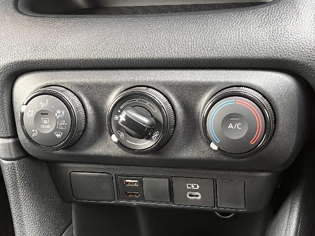 ヤリス Ｘ　Ｘ　モデリスタエアロ　モデリスタＡＷ　社外ナビ　トヨタセーフティセンス　ＨＤＭＩ対応　前後ドライブレコーダー　ビルドインＥＴＣ２．０　ＬＥＤフォグライト　社外ステアリング　社外ツイーター（17枚目）