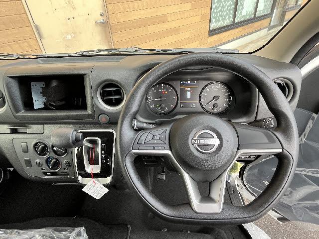 キャラバン ロングDX 登録済未使用車 バックカメラ キーレス 両側スライドドア エマージェンシーブレーキ 禁煙車(3枚目)