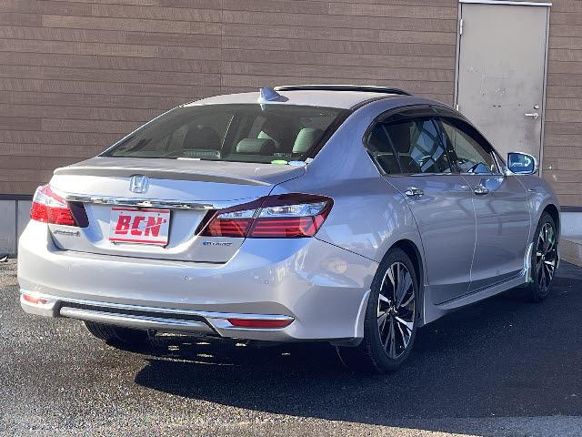 アコードハイブリッド ＥＸ　サンルーフ＿後期型＿純正ナビ＿ＨＤＭＩ対応＿バックカメラ＿レザーインテリア＿ホンダセンシング＿前席シートヒーター＿フルセグＴＶ＿パワーシート＿パドルシフト＿ＥＴＣ＿ＬＥＤヘッドライト＿純正アルミ＿禁煙（5枚目）