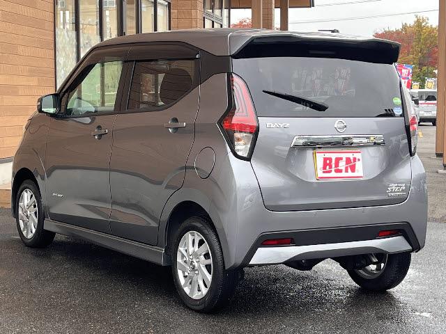 デイズ ハイウェイスター X 純正9インチナビ_アラウンドビューモニター_前席シートヒーター_フルセグTV_DVD再生_エマージェンシーブレーキ_LEDヘッドライト_Bluetooth音楽_純正アルミ_純正フロアマット_禁煙車(6枚目)