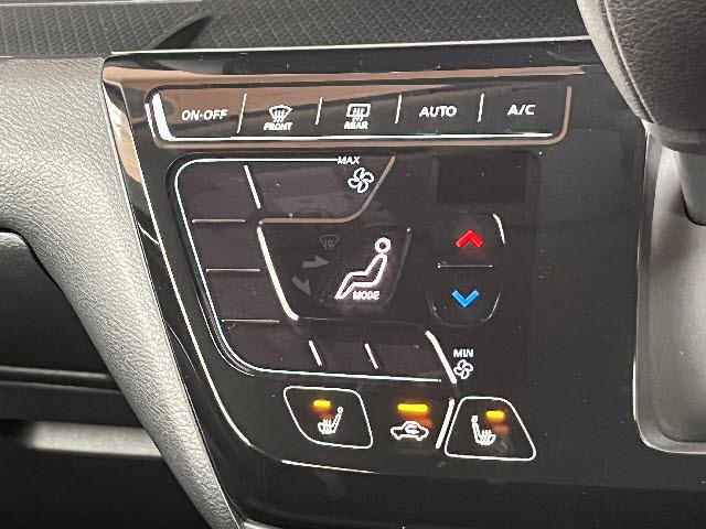 デイズ ハイウェイスター X 純正9インチナビ_アラウンドビューモニター_前席シートヒーター_フルセグTV_DVD再生_エマージェンシーブレーキ_LEDヘッドライト_Bluetooth音楽_純正アルミ_純正フロアマット_禁煙車(17枚目)