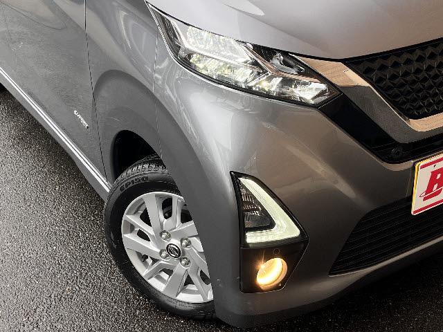 デイズ ハイウェイスター X 純正9インチナビ_アラウンドビューモニター_前席シートヒーター_フルセグTV_DVD再生_エマージェンシーブレーキ_LEDヘッドライト_Bluetooth音楽_純正アルミ_純正フロアマット_禁煙車(19枚目)