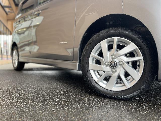 デイズ ハイウェイスター X 純正9インチナビ_アラウンドビューモニター_前席シートヒーター_フルセグTV_DVD再生_エマージェンシーブレーキ_LEDヘッドライト_Bluetooth音楽_純正アルミ_純正フロアマット_禁煙車(27枚目)