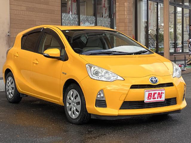 アクア Ｓ　純正ナビ＿バックカメラ＿前席シートヒーター＿前後ドライブレコーダー＿ＥＴＣ＿Ｂｌｕｅｔｏｏｔｈ音楽＿純正フロアマット＆ドアバイザー＿スマートキー＿禁煙車（2枚目）