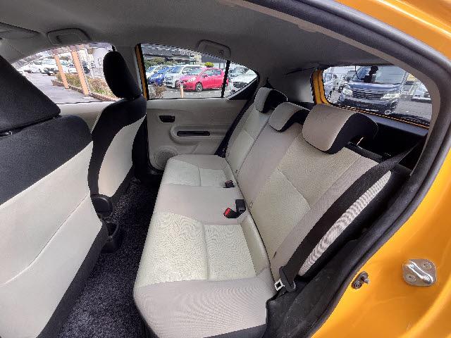 アクア Ｓ　純正ナビ＿バックカメラ＿前席シートヒーター＿前後ドライブレコーダー＿ＥＴＣ＿Ｂｌｕｅｔｏｏｔｈ音楽＿純正フロアマット＆ドアバイザー＿スマートキー＿禁煙車（13枚目）