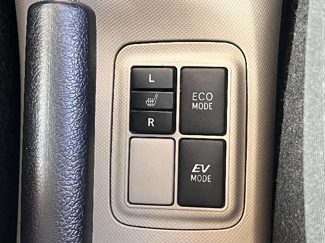 アクア Ｓ　純正ナビ＿バックカメラ＿前席シートヒーター＿前後ドライブレコーダー＿ＥＴＣ＿Ｂｌｕｅｔｏｏｔｈ音楽＿純正フロアマット＆ドアバイザー＿スマートキー＿禁煙車（26枚目）