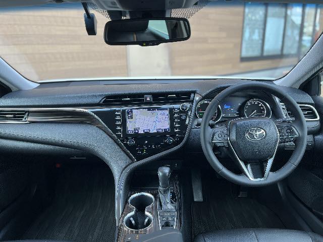 カムリ Gレザーパッケージ モデリスタフルエアロ_黒革シート_純正8インチナビ_Bカメラ_トヨタセーフティセンス_前席シートヒーター_電動トランク_レーダークルーズコントロール_ETC_カラーヘッドアップディスプレイ_禁煙車(3枚目)