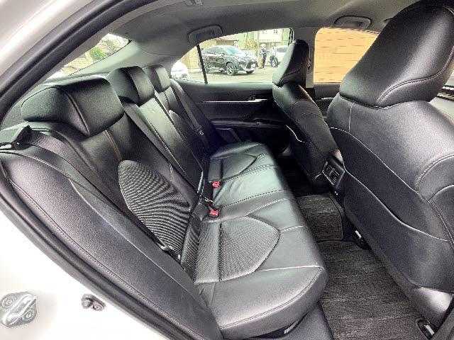 カムリ Gレザーパッケージ モデリスタフルエアロ_黒革シート_純正8インチナビ_Bカメラ_トヨタセーフティセンス_前席シートヒーター_電動トランク_レーダークルーズコントロール_ETC_カラーヘッドアップディスプレイ_禁煙車(8枚目)