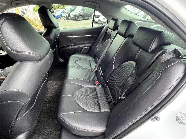 カムリ Gレザーパッケージ モデリスタフルエアロ_黒革シート_純正8インチナビ_Bカメラ_トヨタセーフティセンス_前席シートヒーター_電動トランク_レーダークルーズコントロール_ETC_カラーヘッドアップディスプレイ_禁煙車(13枚目)