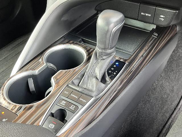 カムリ Gレザーパッケージ モデリスタフルエアロ_黒革シート_純正8インチナビ_Bカメラ_トヨタセーフティセンス_前席シートヒーター_電動トランク_レーダークルーズコントロール_ETC_カラーヘッドアップディスプレイ_禁煙車(16枚目)