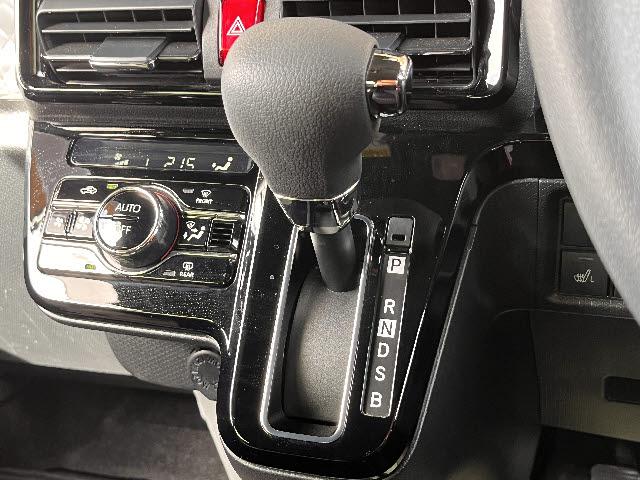 シフォン カスタムＲ　リミテッド　スマートアシスト　純正ナビ＿両側電動パワースライドドア＿全方位カメラ＿前席シートヒーター＿フルセグＴＶ＿ＬＥＤヘッドライト＿ハーフレザーシート＿純正１４インチアルミ＿Ｂｌｕｅｔｏｏｔｈ音楽＿ＤＶＤ再生＿禁煙車（16枚目）