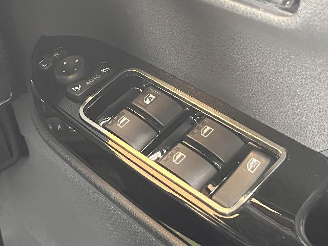 シフォン カスタムＲ　リミテッド　スマートアシスト　純正ナビ＿両側電動パワースライドドア＿全方位カメラ＿前席シートヒーター＿フルセグＴＶ＿ＬＥＤヘッドライト＿ハーフレザーシート＿純正１４インチアルミ＿Ｂｌｕｅｔｏｏｔｈ音楽＿ＤＶＤ再生＿禁煙車（23枚目）