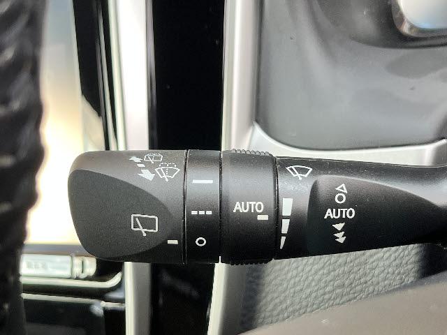 ハリアー プレミアム　ワンオーナー＿純正９インチナビ＿電動リアゲート＿バックカメラ＿ＬＥＤヘッドライト＿ハーフレザーシート＿パワーシート＿クルーズコントロール＿フルセグＴＶ＿ＥＴＣ＿純正１８インチアルミ＿禁煙車（23枚目）