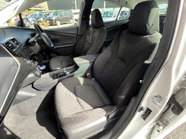 プリウス S 純正8インチディスプレイオーディオ_パノラミックビューモニター_トヨタセーフティセンス_Bluetooth音楽_LEDヘッドライト_レーダークルーズコントロール_ETC_純正15インチアルミ_禁煙車(14枚目)