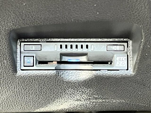 プリウス S 純正8インチディスプレイオーディオ_パノラミックビューモニター_トヨタセーフティセンス_Bluetooth音楽_LEDヘッドライト_レーダークルーズコントロール_ETC_純正15インチアルミ_禁煙車(19枚目)