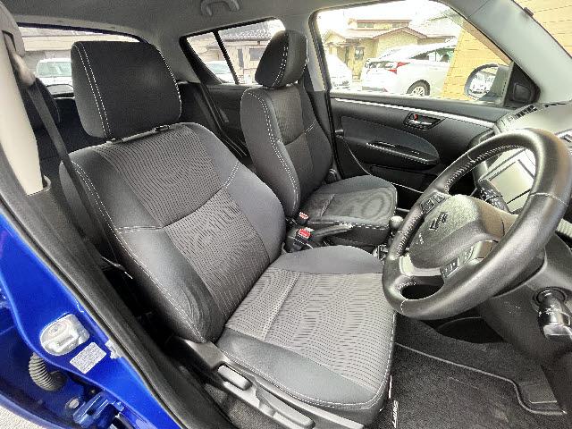 スイフト ＲＳ　５速ＭＴ＿社外ナビ＿フルセグＴＶ＿クルーズコントロール＿ＥＴＣ＿ＨＩＤヘッドライト＿フォグライト＿純正１６インチアルミ＿ＤＶＤ再生＿Ｂｌｕｅｔｏｏｔｈ音楽＿スマートキー＿純正フロアマット＿禁煙車（7枚目）