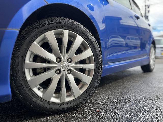 スイフト ＲＳ　５速ＭＴ＿社外ナビ＿フルセグＴＶ＿クルーズコントロール＿ＥＴＣ＿ＨＩＤヘッドライト＿フォグライト＿純正１６インチアルミ＿ＤＶＤ再生＿Ｂｌｕｅｔｏｏｔｈ音楽＿スマートキー＿純正フロアマット＿禁煙車（27枚目）