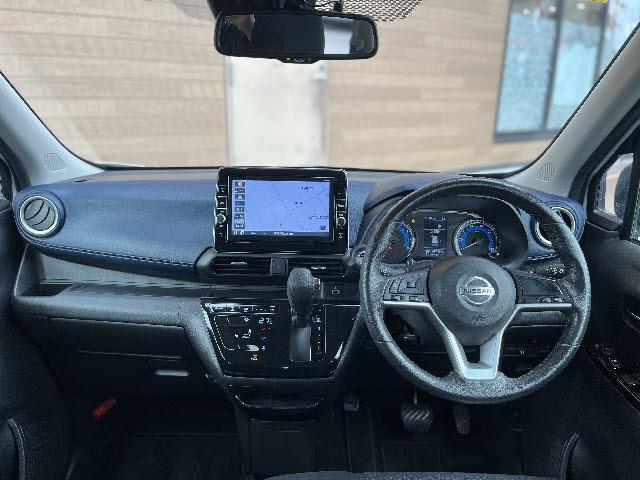 デイズ ハイウェイスター　Ｘ　純正９インチナビ＿アラウンドビューモニター＿フルセグＴＶ＿ＤＶＤ再生＿ＬＥＤヘッドライト＿エマージェンシーブレーキ＿ドライブレコーダー＿ＥＴＣ＿Ｂｌｕｅｔｏｏｔｈ音楽＿純正フロアマット＿禁煙車（3枚目）