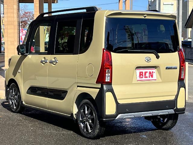 タント ファンクロスリミテッド　登録済未使用車＿純正９インチディスプレイオーディオ＿両側電動パワースライドドア＿全方位カメラ＿ＨＤＭＩ対応＿前席シートヒーター＿フルセグＴＶ＿レーダークルーズコントロール＿ＬＥＤヘッドライト＿禁煙車（6枚目）