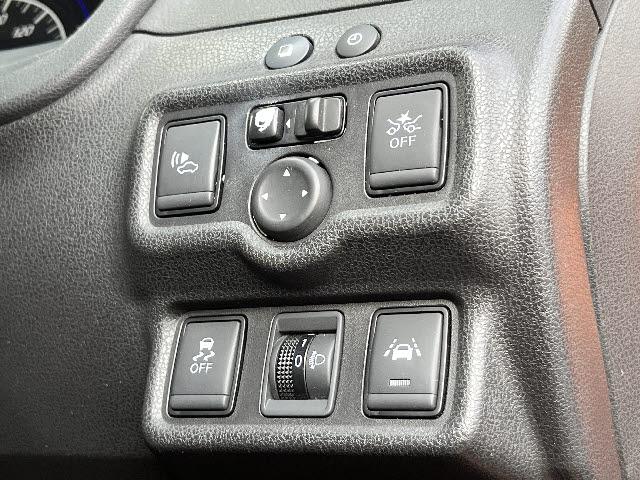 ノート ｅ－パワー　Ｘ　ワンオーナー＿純正フルエアロ＿純正ナビ＿アラウンドビューモニター＿フルセグＴＶ＿衝突軽減ブレーキ＿ＥＴＣ＿Ｂｌｕｅｔｏｏｔｈ音楽＿レーンキープアシスト＿スマートキー＿スペアキー有＿禁煙車（11枚目）