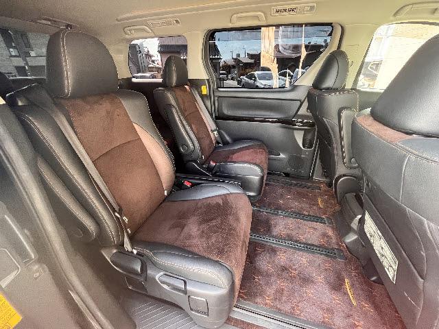 アルファード ２４０Ｓ　タイプゴールド　ワンオーナー＿後期型＿純正８インチナビ＿アルカンターラハーフレザーシート＿両側電動スライドドア＿電動リアゲート＿Ｂカメラ＿フルセグＴＶ＿ＥＴＣ＿Ｂｌｕｅｔｏｏｔｈ音楽＿クルーズコントロール＿禁煙車（8枚目）