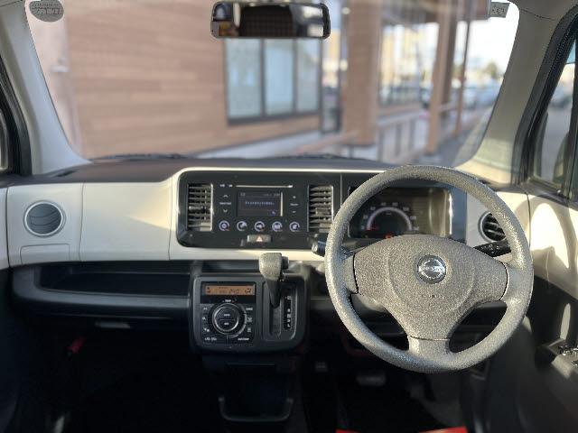 モコ X X 純正ディシュプレイオーディオ キーフリー プッシュスタート ベンチシート CDデッキ 社外アルミホイル ウインカーミラー 純正サイドバイザー フロアマット(3枚目)