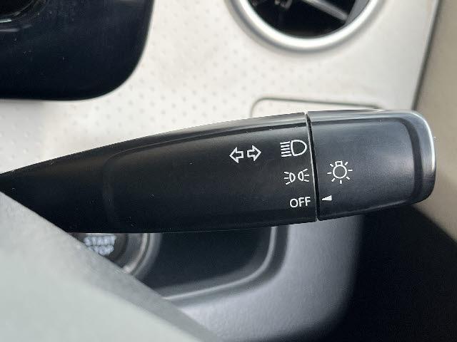 モコ X X 純正ディシュプレイオーディオ キーフリー プッシュスタート ベンチシート CDデッキ 社外アルミホイル ウインカーミラー 純正サイドバイザー フロアマット(12枚目)