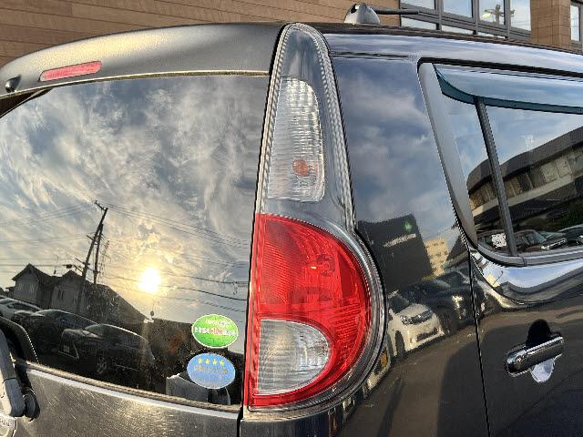 モコ X X 純正ディシュプレイオーディオ キーフリー プッシュスタート ベンチシート CDデッキ 社外アルミホイル ウインカーミラー 純正サイドバイザー フロアマット(23枚目)