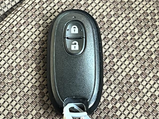 モコ X X 純正ディシュプレイオーディオ キーフリー プッシュスタート ベンチシート CDデッキ 社外アルミホイル ウインカーミラー 純正サイドバイザー フロアマット(26枚目)