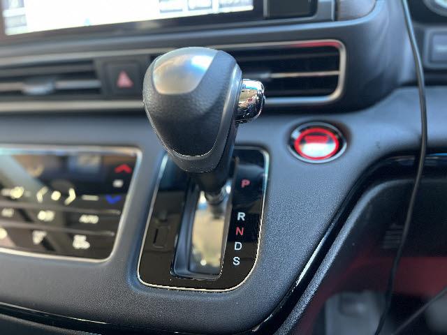 オデッセイ アブソルート・ＥＸ　純正１０インチナビ＿全方位カメラ＿両側電動＿スライド＿シートヒーター＿ＨＤＭＩ対応＿フルセグＴＶ＿レーダークルーズコントロール＿ハーフレザーシート＿電動リアゲート＿ＬＥＤヘッドライト＿純正アルミ＿禁煙（16枚目）