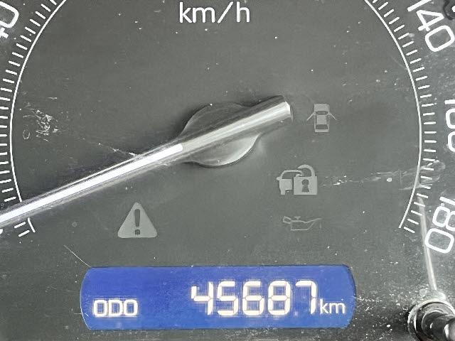 エスクァイア Ｇｉ　純正９インチナビ＿黒革シート＿両側電動パワースライドドア＿バックカメラ＿前席シートヒーター＿フルセグＴＶ＿ビルトインＥＴＣ＿クルーズコントロール＿Ｂｌｕｅｔｏｏｔｈ音楽＿ＬＥＤヘッドライト＿禁煙車（4枚目）