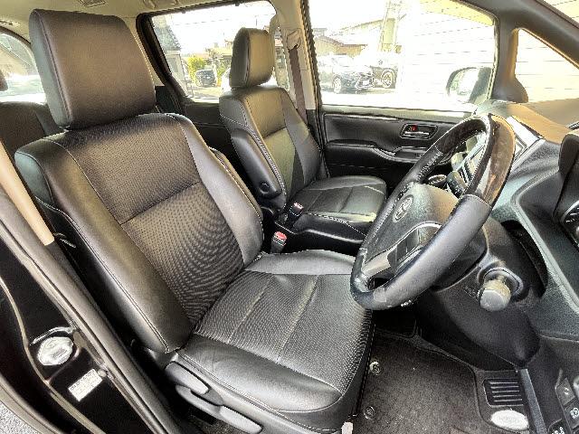 エスクァイア Ｇｉ　純正９インチナビ＿黒革シート＿両側電動パワースライドドア＿バックカメラ＿前席シートヒーター＿フルセグＴＶ＿ビルトインＥＴＣ＿クルーズコントロール＿Ｂｌｕｅｔｏｏｔｈ音楽＿ＬＥＤヘッドライト＿禁煙車（7枚目）