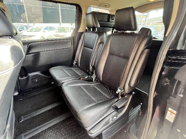 エスクァイア Ｇｉ　純正９インチナビ＿黒革シート＿両側電動パワースライドドア＿バックカメラ＿前席シートヒーター＿フルセグＴＶ＿ビルトインＥＴＣ＿クルーズコントロール＿Ｂｌｕｅｔｏｏｔｈ音楽＿ＬＥＤヘッドライト＿禁煙車（13枚目）