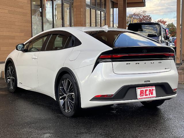 プリウス Ｇ　Ｇ＿４ＷＤ＿純正８インチディシュプレイオーディオ＿バックモニター　ビルトインＥＴＣ　追従型クルーズコントロール　キーフリー　純正１１８インチアルミホイル　Ｂｌｕｅｔｏｏｔｈ　フルセグＴＶ　ＬＥＤライト（6枚目）