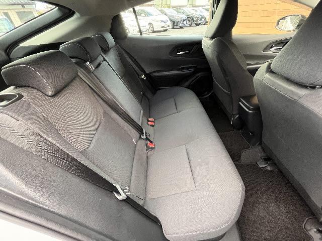 プリウス Ｇ　Ｇ＿４ＷＤ＿純正８インチディシュプレイオーディオ＿バックモニター　ビルトインＥＴＣ　追従型クルーズコントロール　キーフリー　純正１１８インチアルミホイル　Ｂｌｕｅｔｏｏｔｈ　フルセグＴＶ　ＬＥＤライト（8枚目）