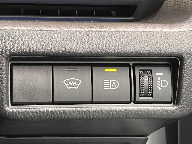 プリウス Ｇ　Ｇ＿４ＷＤ＿純正８インチディシュプレイオーディオ＿バックモニター　ビルトインＥＴＣ　追従型クルーズコントロール　キーフリー　純正１１８インチアルミホイル　Ｂｌｕｅｔｏｏｔｈ　フルセグＴＶ　ＬＥＤライト（11枚目）