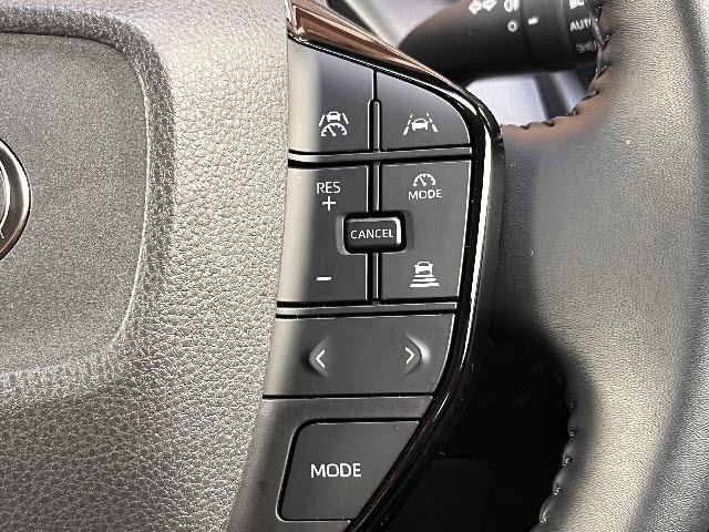 プリウス Ｇ　Ｇ＿４ＷＤ＿純正８インチディシュプレイオーディオ＿バックモニター　ビルトインＥＴＣ　追従型クルーズコントロール　キーフリー　純正１１８インチアルミホイル　Ｂｌｕｅｔｏｏｔｈ　フルセグＴＶ　ＬＥＤライト（23枚目）