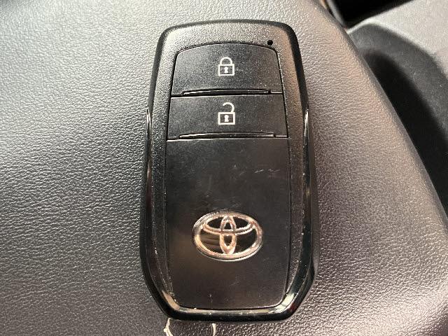 プリウス Ｇ　Ｇ＿４ＷＤ＿純正８インチディシュプレイオーディオ＿バックモニター　ビルトインＥＴＣ　追従型クルーズコントロール　キーフリー　純正１１８インチアルミホイル　Ｂｌｕｅｔｏｏｔｈ　フルセグＴＶ　ＬＥＤライト（26枚目）