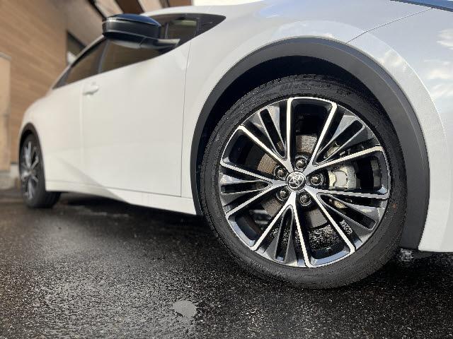 プリウス Ｇ　Ｇ＿４ＷＤ＿純正８インチディシュプレイオーディオ＿バックモニター　ビルトインＥＴＣ　追従型クルーズコントロール　キーフリー　純正１１８インチアルミホイル　Ｂｌｕｅｔｏｏｔｈ　フルセグＴＶ　ＬＥＤライト（27枚目）