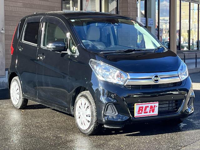 デイズ Ｘ　Ｘ＿４ＷＤ＿社外ＳＤナビ／ＴＶ　アラウンドビューモニター　前後ドライブレコーダー　エマンジャンシーブレーキ　シートヒーター　キーフリー　プッシュスタート　ＥＴＣ　ＣＤオーディオ　ベンチシート　ＤＶＤ（2枚目）