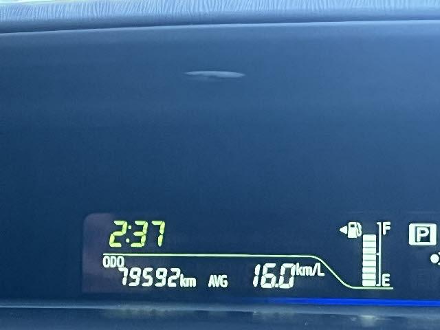 プリウスアルファ Ｓ　社外ナビ＿バックカメラ＿前後ドライブレコーダー＿フルセグＴＶ＿ＥＴＣ＿Ｂｌｕｅｔｏｏｔｈ音楽＿ＨＩＤヘッドライト＿純正１６インチアルミ＿スマートキー＿プッシュスタート＿禁煙車（4枚目）