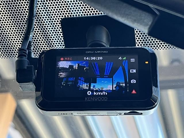 プリウスアルファ Ｓ　社外ナビ＿バックカメラ＿前後ドライブレコーダー＿フルセグＴＶ＿ＥＴＣ＿Ｂｌｕｅｔｏｏｔｈ音楽＿ＨＩＤヘッドライト＿純正１６インチアルミ＿スマートキー＿プッシュスタート＿禁煙車（11枚目）