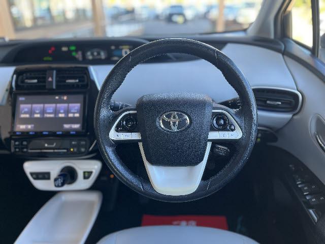 プリウス Ａツーリングセレクション　モデリスタフルエアロ＿純正９インチナビ＿レザーシート＿前席シートヒーター＿ＬＥＤヘッドライト＆フォグライト＿純正アルミ＿フルセグＴＶ＿バックカメラ＿クルーズコントロール＿Ｂｌｕｅｔｏｏｔｈ音楽　＿禁煙（15枚目）