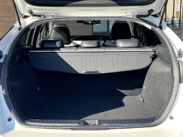 プリウス Ａツーリングセレクション　モデリスタフルエアロ＿純正９インチナビ＿レザーシート＿前席シートヒーター＿ＬＥＤヘッドライト＆フォグライト＿純正アルミ＿フルセグＴＶ＿バックカメラ＿クルーズコントロール＿Ｂｌｕｅｔｏｏｔｈ音楽　＿禁煙（18枚目）