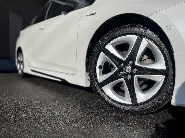 プリウス Ａツーリングセレクション　モデリスタフルエアロ＿純正９インチナビ＿レザーシート＿前席シートヒーター＿ＬＥＤヘッドライト＆フォグライト＿純正アルミ＿フルセグＴＶ＿バックカメラ＿クルーズコントロール＿Ｂｌｕｅｔｏｏｔｈ音楽　＿禁煙（27枚目）