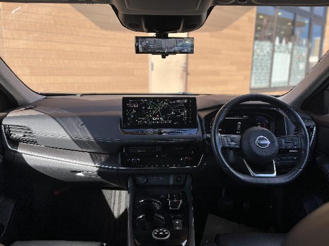 エクストレイル G e-4ORCE ワンオーナー_12.3型NissanConnect_プロパイロット_全方位カメラ_ハンズフリー電動リアゲート_前後席シートヒーター_ステアリングヒーター_BSM_ワイヤレス充電_ETC2.0_禁煙車(3枚目)