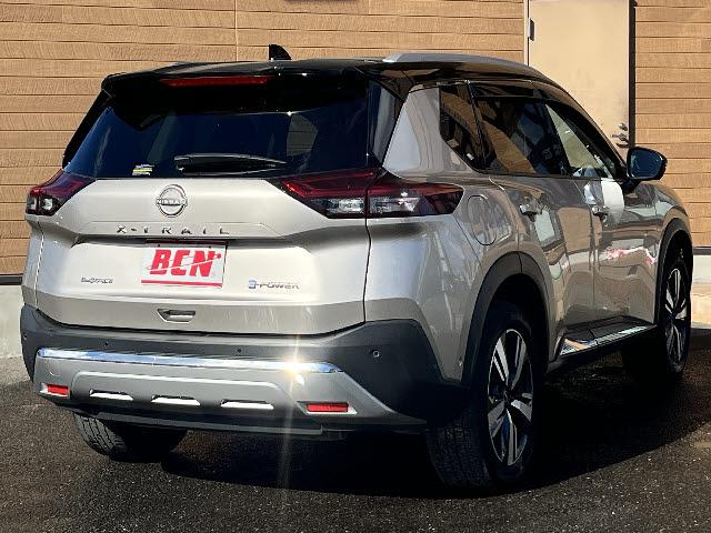 エクストレイル G e-4ORCE ワンオーナー_12.3型NissanConnect_プロパイロット_全方位カメラ_ハンズフリー電動リアゲート_前後席シートヒーター_ステアリングヒーター_BSM_ワイヤレス充電_ETC2.0_禁煙車(5枚目)