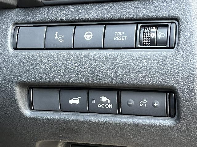 エクストレイル G e-4ORCE ワンオーナー_12.3型NissanConnect_プロパイロット_全方位カメラ_ハンズフリー電動リアゲート_前後席シートヒーター_ステアリングヒーター_BSM_ワイヤレス充電_ETC2.0_禁煙車(12枚目)