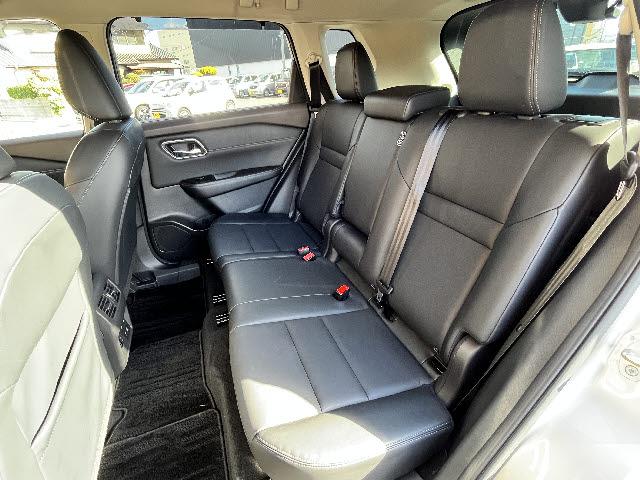 エクストレイル G e-4ORCE ワンオーナー_12.3型NissanConnect_プロパイロット_全方位カメラ_ハンズフリー電動リアゲート_前後席シートヒーター_ステアリングヒーター_BSM_ワイヤレス充電_ETC2.0_禁煙車(13枚目)